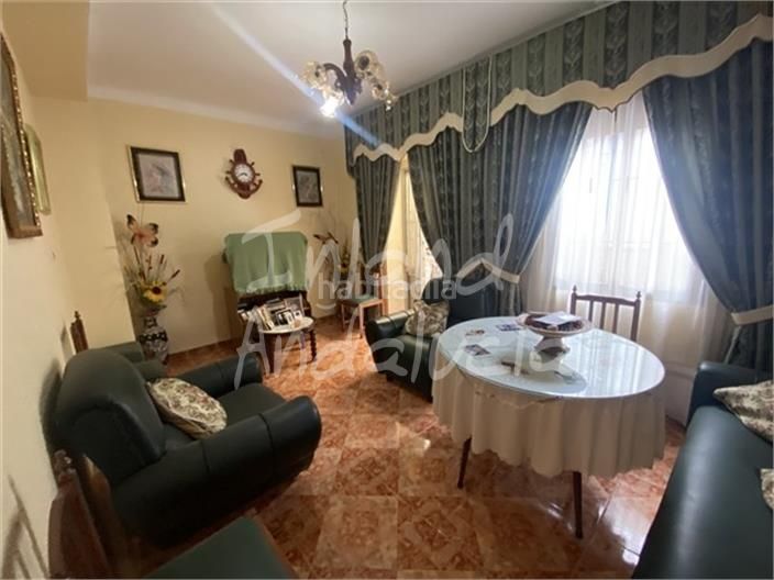 Foto 84c003a2-189e-4bce-80f2-a38aad37d0f6. Casa adosada en Alcaudete