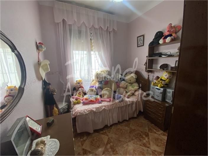 Foto 9226e489-2160-4ef3-a8da-7ef9be186d9d. Casa adossada a Alcaudete