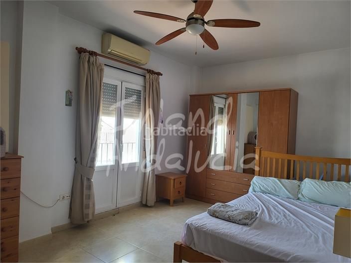 Foto 3280e051-c89d-4e12-aeea-5816aa955418. Casa adossada amb aparcament a Aguadulce