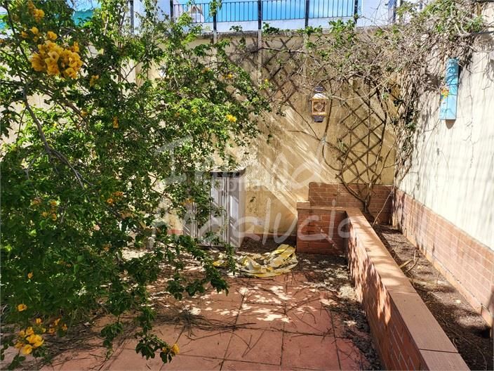 Foto a8688d2f-756e-4006-899d-2ed6a3a4927d. Casa adossada amb aparcament a Aguadulce