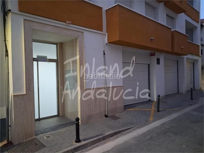 Foto dd5c7bd3-83bc-45ab-8e4e-bc6e3e56be8f. Apartament amb aparcament a Albuñol