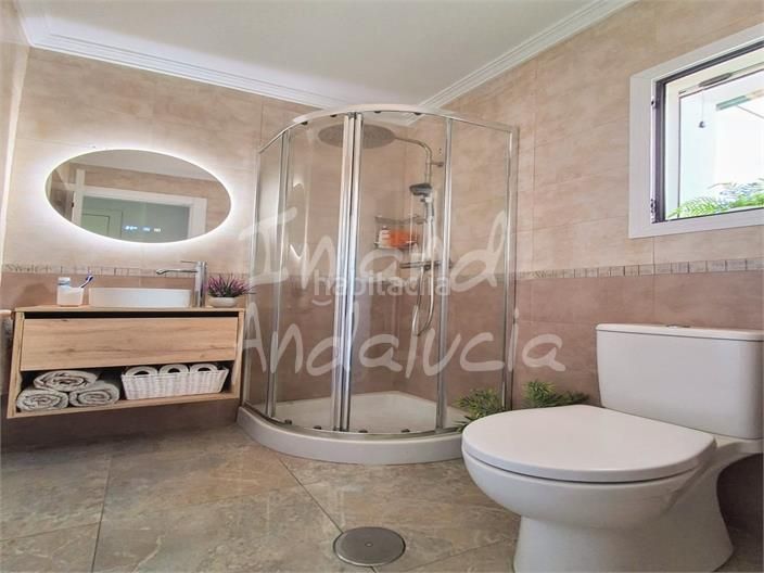 Foto e4a30b44-b0eb-4bd4-9ea8-f862782a7300. Apartament amb aparcament a Albuñol