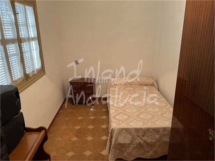 Foto 1e278450-6078-47bf-8263-06d753d1e089. Casa adossada a Baena