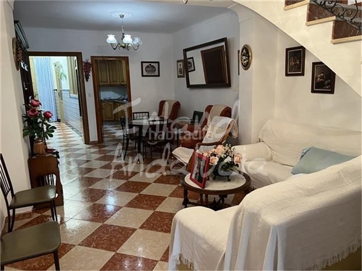 Foto 2e88d752-9c5d-4231-8a70-c69a2e68424d. Casa adossada a Baena