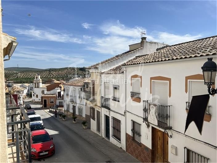 Foto 40ff6670-350c-4973-9230-1f01a8bda624. Casa adossada a Baena