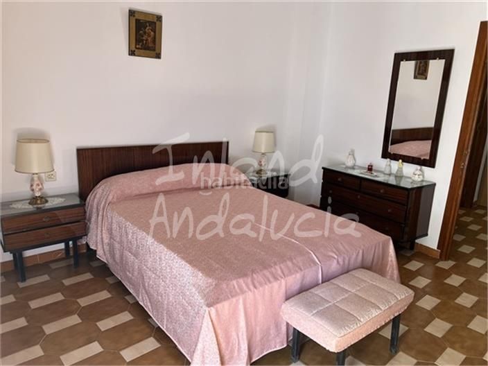 Foto a321f474-0222-4d56-9fc5-0a8af4b30dd3. Casa adossada a Baena