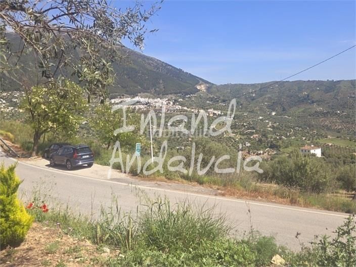 Foto 17ba3f1e-7005-4a2f-bf9e-336129a4dd3a. Masia amb aparcament a Alcaucín