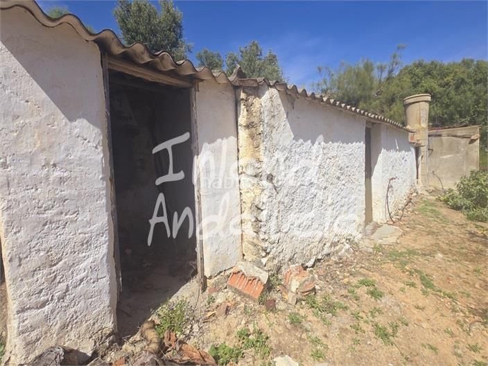 Foto d98afe80-0890-4e8a-a144-5fc67ed05222. Masia amb aparcament a Alcaucín