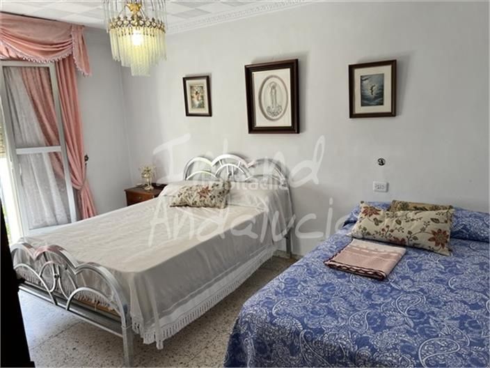 Foto 8d4f0f12-daa5-4580-aed6-b9aca1470ef4. Casa adosada en Luque