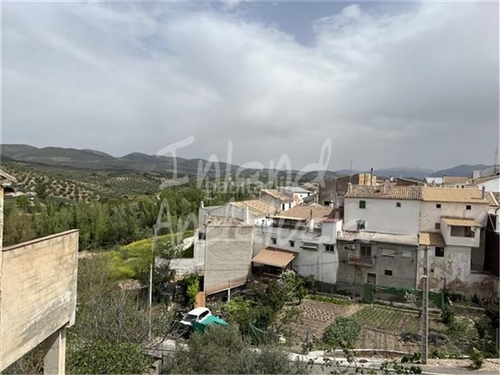 Foto 09fb68c9-d09d-4a2d-b124-517d0ce79e33. Casa adossada a Castillo de Locubín
