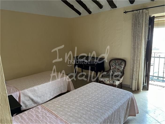 Foto a53f47cd-18ee-4d95-924d-8a776aa2d915. Casa adossada amb aparcament a Priego de Córdoba