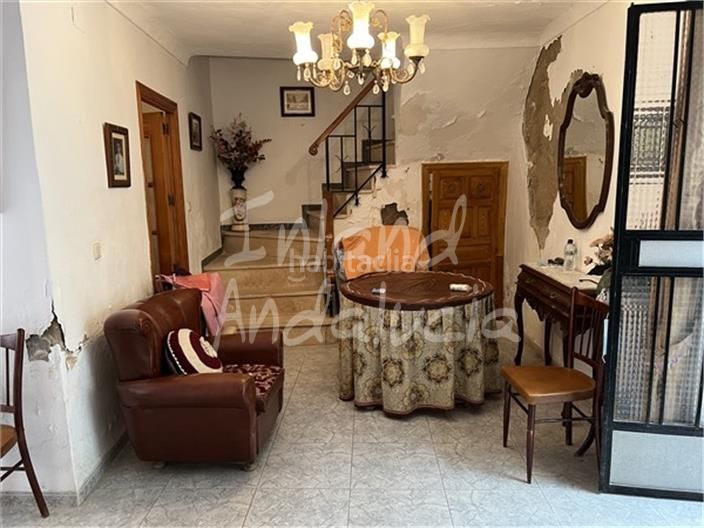 Foto 83495239-3962-4217-b612-74ddb952eb59. Casa adosada en Luque