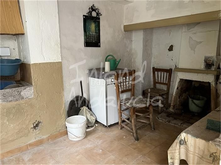 Foto d6c57483-5a4a-4e0a-b30e-75b1a7f3bb2c. Casa adosada en Luque