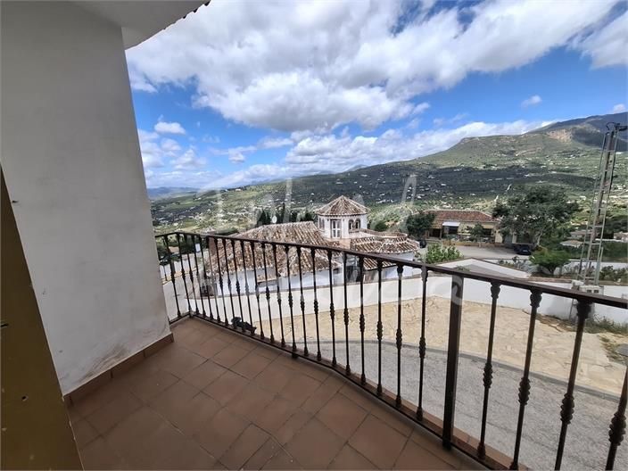 Foto d42441b9-2b89-46ff-897e-e6263fd4904d. Apartament amb aparcament piscina a Alcaucín