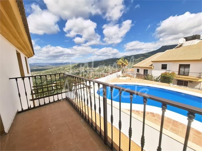 Foto 12bd59cf-863a-459d-9cf7-bb2f77cddb2b. Apartament amb aparcament piscina a Alcaucín