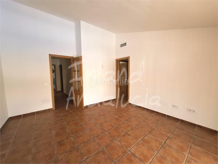 Foto 1486be4e-001f-4d93-8611-f7c1b9e20615. Apartament amb aparcament piscina a Alcaucín