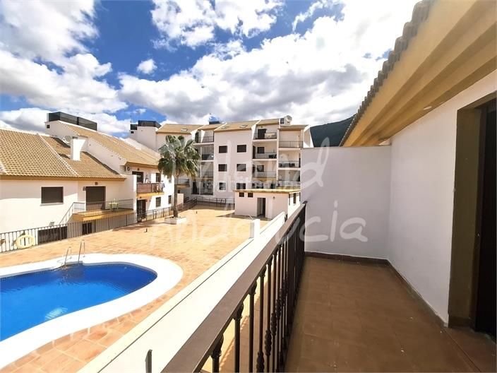 Foto 333b8c04-5d20-41b1-8fce-1cce7bc11e1d. Apartament amb aparcament piscina a Alcaucín