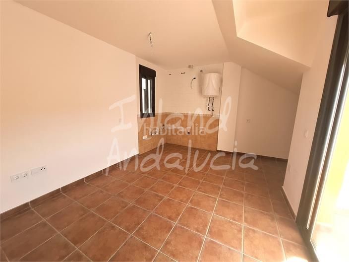 Foto f5996eb2-f16d-4ddb-b0dd-45d577e9d955. Apartamento en Alcaucín