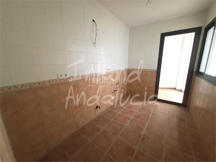 Foto 1a5cfd5c-d403-4b09-9ec7-aab020282044. Apartament amb aparcament piscina a Alcaucín
