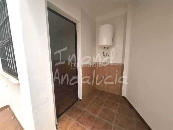 Foto 49572a1f-aa5d-4256-8386-d6cae8c53d28. Apartament amb aparcament piscina a Alcaucín