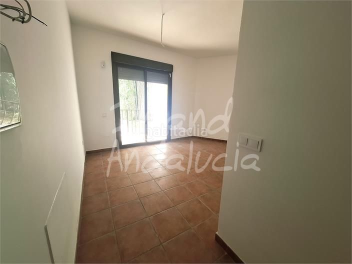 Foto 5130c804-10a0-4c66-a523-b4f070037da2. Apartament amb aparcament piscina a Alcaucín