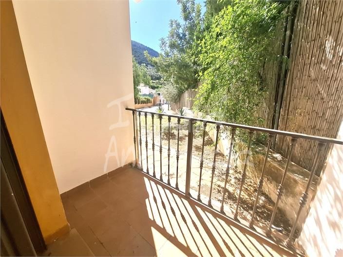Foto 8e98fd30-6e87-4970-a42a-bf90678a82c3. Apartament amb aparcament piscina a Alcaucín