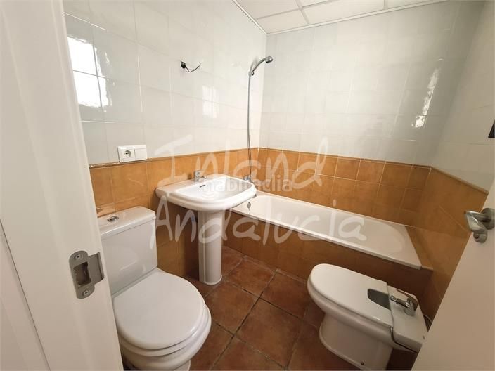 Foto 2e70b965-c4b8-4a94-8af2-c74759571cef. Apartament amb aparcament piscina a Alcaucín