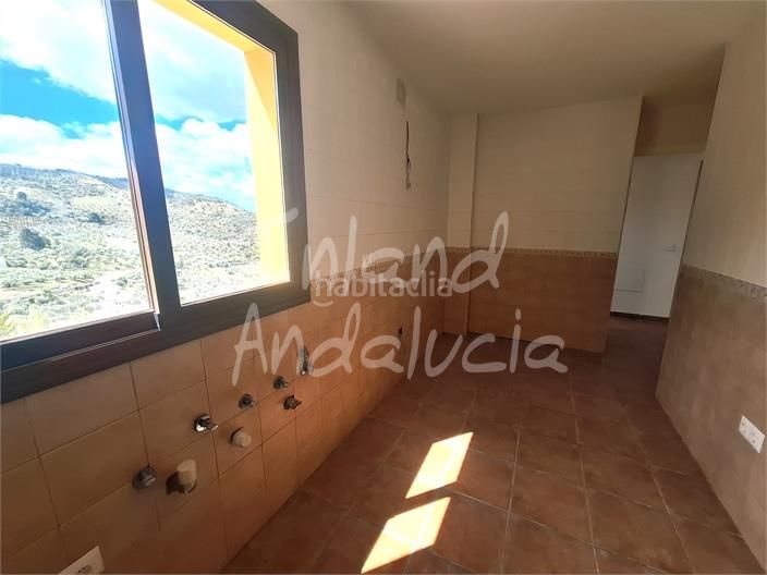 Foto e1b0ff16-fca7-43b1-a4f7-aa6ca7719a42. Apartament amb aparcament piscina a Alcaucín