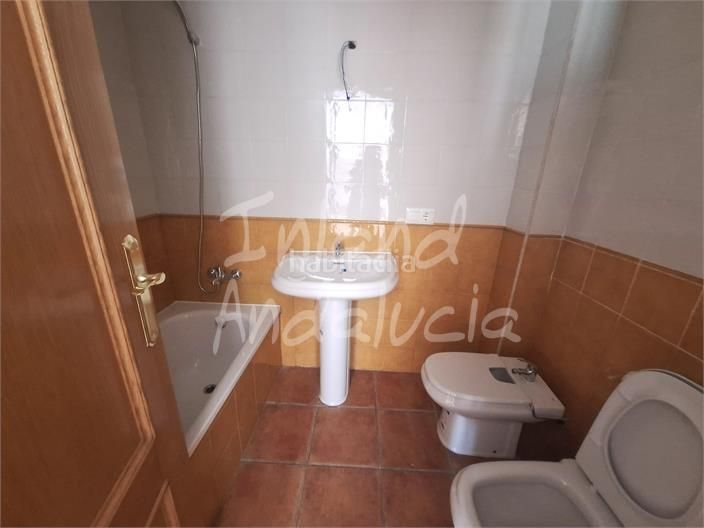 Foto b18f2d2c-e64d-4ece-ab69-2003bba24c97. Apartamento en Alcaucín