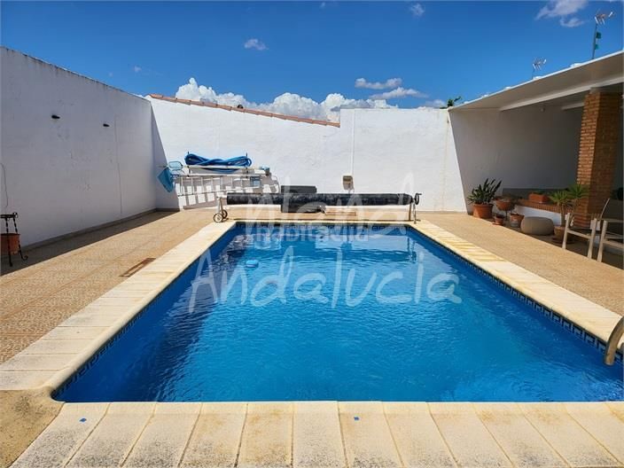 Foto 1f5e1a7b-450d-40a6-8d9d-5f9282286995. Chalet en Humilladero
