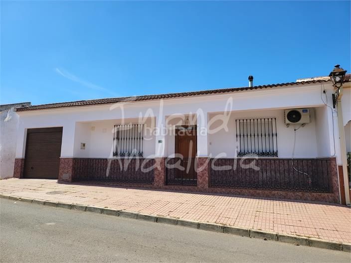 Foto 257f9c08-275c-48c0-a021-368685034dbb. Chalet en Humilladero