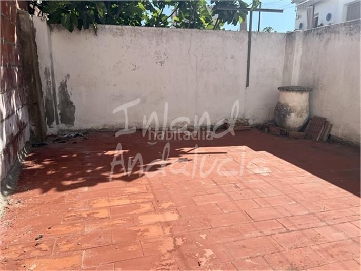Foto b79a452e-8e28-4b8d-b08f-b1e09c2caa62. Casa adossada a Luque