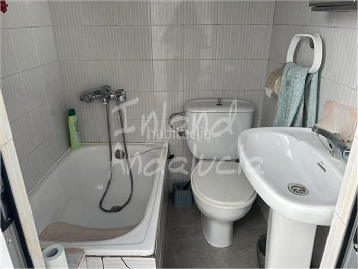 Foto e75d740b-be5a-424d-b28b-98179edc1541. Casa adossada a Luque