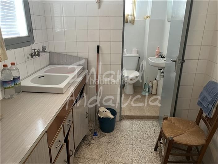 Foto f00033a3-2ab9-4c6b-be4a-54346533e936. Casa adossada a Luque