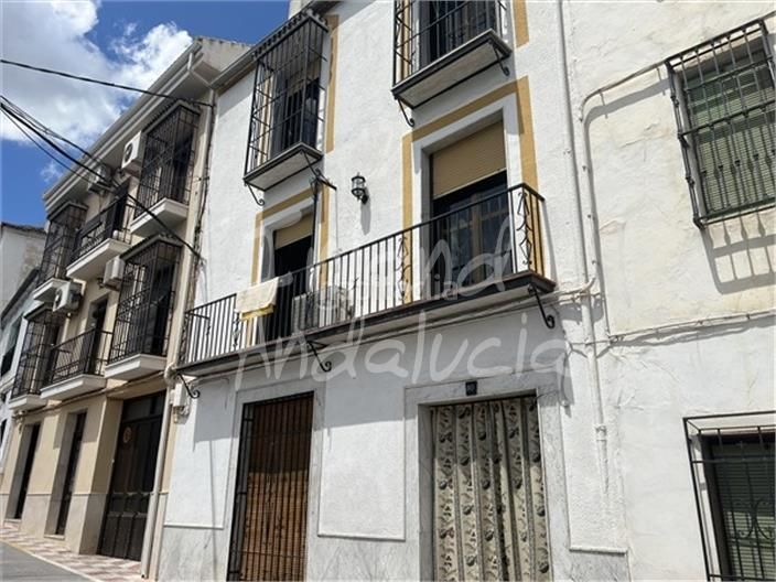 Foto a8985ec6-a6e0-478c-a214-6cad787aaeb9. Casa adosada en Luque