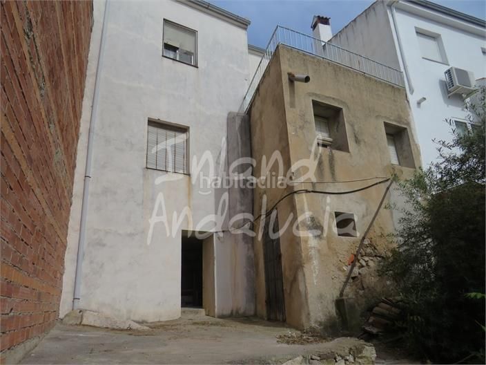 Foto 3955dd3e-9773-4231-bd2e-1b4a94f861c6. Casa adossada a Alcaudete