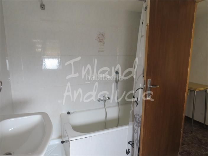Foto 545ada5d-2b6d-4e97-91e2-7454cc455354. Casa adossada a Alcaudete