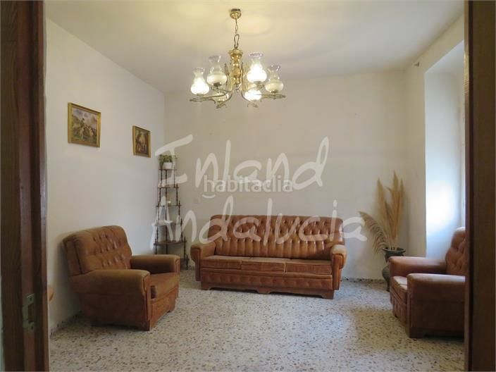 Foto b80e0ce9-8f10-458c-8084-a413b59ebfd0. Casa adossada a Alcaudete