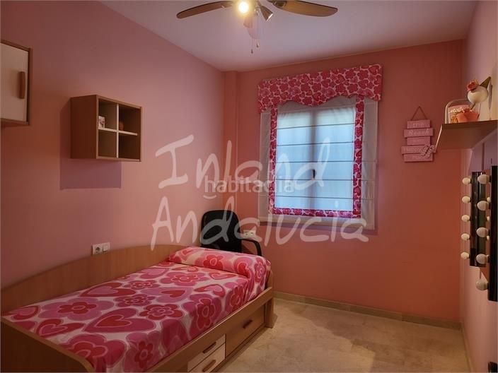 Foto 1bacfd02-8e68-4583-8c93-cfbe75e1892b. Casa adossada amb aparcament a Cuevas Bajas