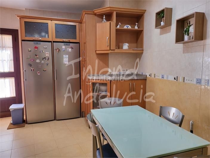 Foto 7c809366-9a80-422b-9d7c-2ca41af70436. Casa adossada amb aparcament a Cuevas Bajas