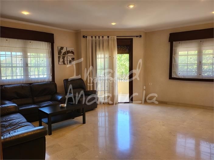 Foto c8640c34-fe99-4cba-87ca-4db7b76ad20b. Casa adossada amb aparcament a Cuevas Bajas