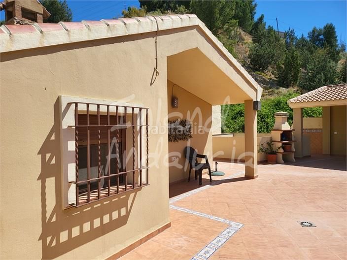 Foto d8a7a98b-cc87-4a97-800a-9fd8356e2f8b. Casa adossada amb aparcament a Cuevas Bajas