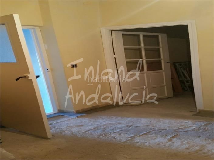 Foto c45204fe-72be-4ce0-a9e3-62d546ae9ae5. Casa adosada en Loja