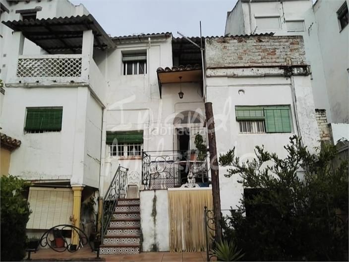 Foto d3a01492-bc86-44f1-b1d7-4421a797c2e5. Casa adosada en Loja