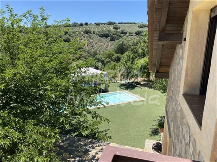 Foto b907d5e1-1d5f-4b74-a9f3-926f96c48838. Casale con parcheggio piscina in Alcalá la Real