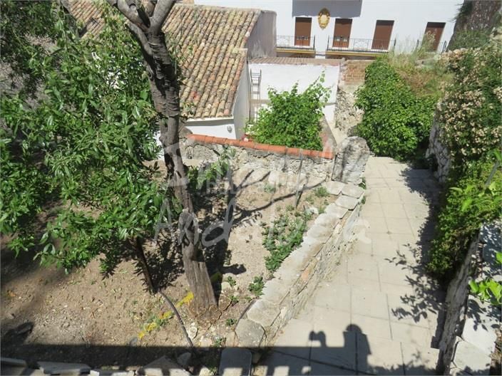 Foto f955638f-475d-4703-a36c-ed6596b8e510. Casa adosada en Martos