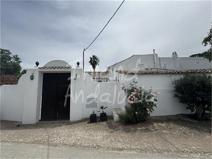 Foto ab2afca5-b7b3-4716-9841-8aa100fb91c2. Masia amb aparcament piscina a Fuente - Tójar