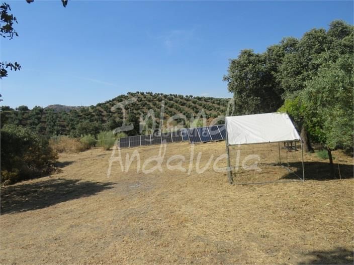 Foto eb6285f0-a264-4a15-8925-a36d51632cb8. Chalet con parcheggio piscina in Andújar