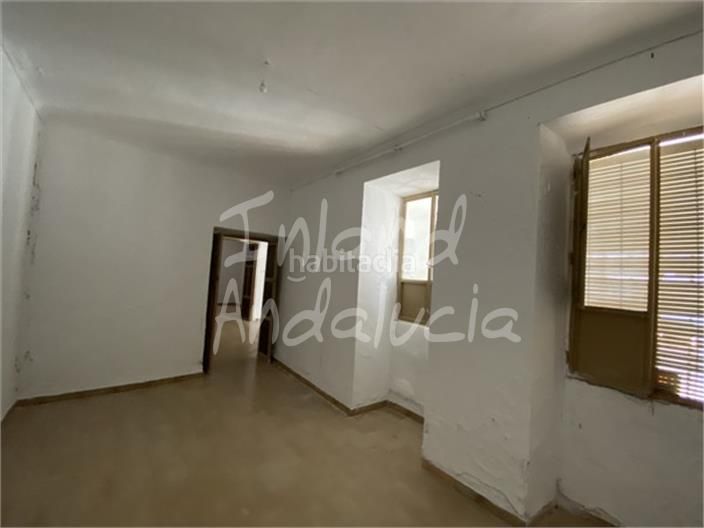 Foto b8d58505-6896-45e2-85ba-5cf8c0dfca34. Casa adossada amb aparcament a Monturque