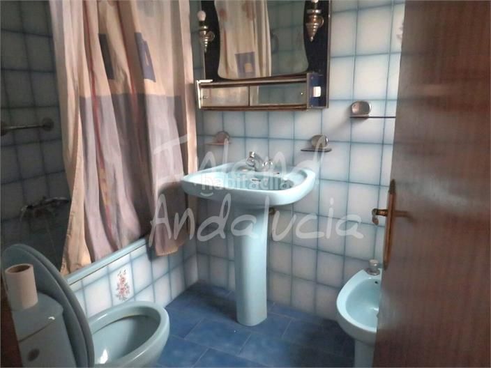 Foto 223fb130-5935-4585-8010-23af91fecd69. Casa adossada a Alcaudete